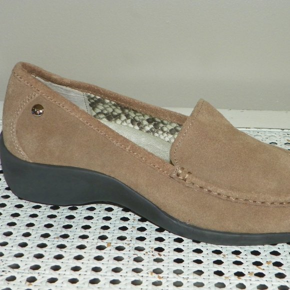 NEW ANNE KLEIN SPORT Suede Loafers Sz 7.5 M - Picture 2 of 5